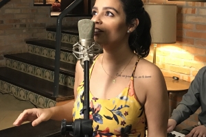 Rafaela Antonioli faz lançamento do single “Desilusão” na Casa 97