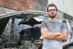 Músico Ricardo Ledoux leva o show “Caos da Manhã” aos quatro cantos de Joinville